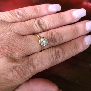 Gold cluster ring